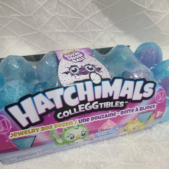 Hatchimals Colleggtibles Royal Snowball Jewelry Box Dozen - NEW! - Picture 8 of 12